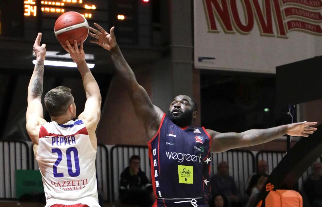 La Novipiù chiude la prima fase di campionato sconfitta a Milano dall'Urania per 92-75